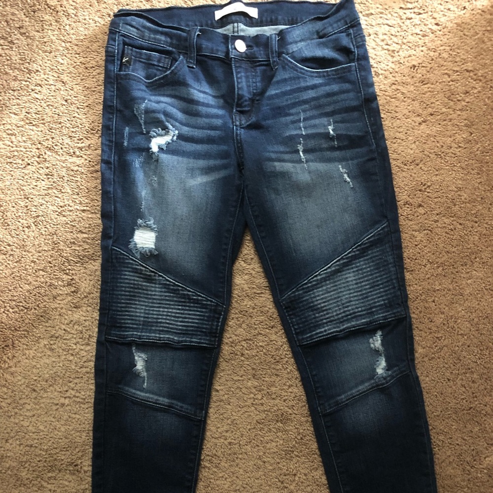 Woman’s KanCan Ripped Skinny Jeans